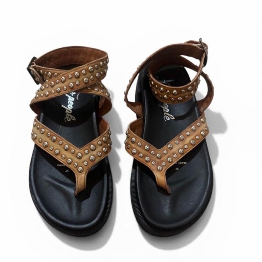 Free People Izzy Studded Leather Thong Sandals Brown Women's Size 7